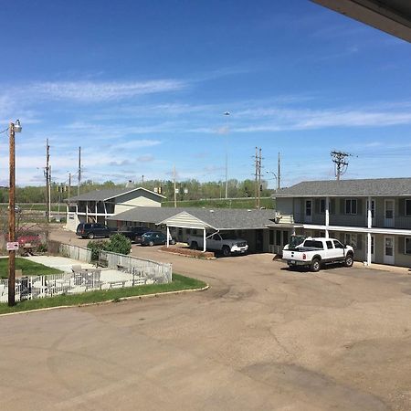 Colonial Motel And Rv Park Mandan Bagian luar foto